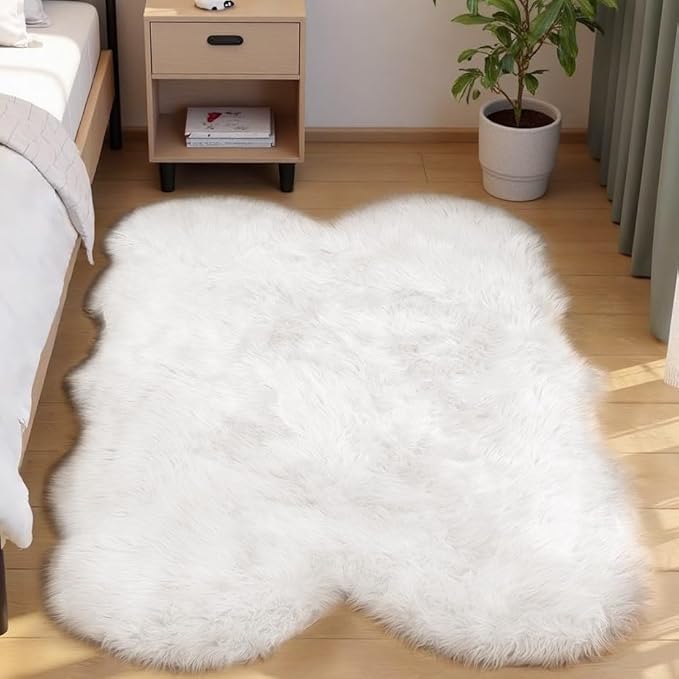 Goolela White Faux Sheepskin Fur Rug 4x6 for Bedroom Fluffy Fuzzy Area Rug Living Room Furry Shaggy Plush Washable Sheepskin