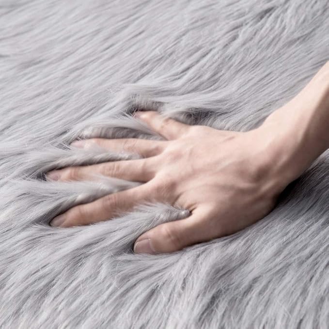 MIULEE Luxury Super Soft Fluffy Area Rug Faux Fur Sheepskin Rug Decorative Plush Shaggy Carpet for Bedside Sofa Floor Nursery 3 x 5 Feet, Grey