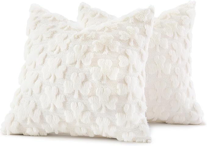 decorUhome St. Patrick’s Day Shamrock Pillow Covers 18x18 Inch Set of 2, Soft Plush Faux Wool Cream White Throw Pillow Covers, Farmhouse Spring Holiday Decor for Sofa Living Room