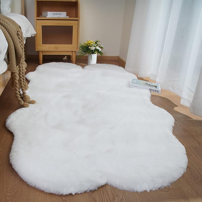 Ghouse Soft Faux Sheepskin Fur Rug 4x6 White Fluffy Bedside Rug Plush Shag Nursery Rugs Carpet Area Rug for Living Room Bedroom Playing Room Decor