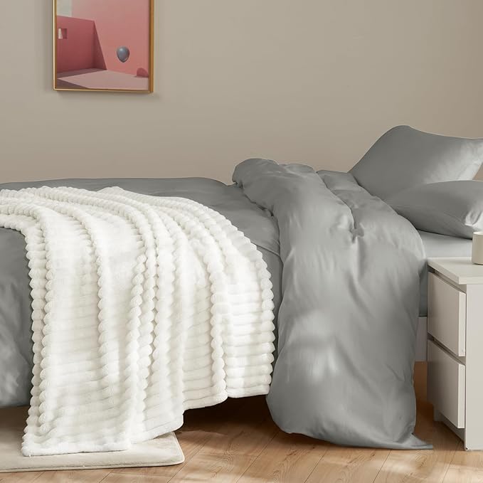 HIMEET Off White Ribbed Throw Blanket for Couch - 300GSM Lightweight Soft Fleece Blanket for Women, Cozy Blankets for Mothers Gifts, Striped Spring Home Room Decor, Off White, 50x60 Inches
