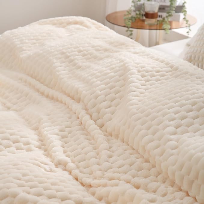 Puncuntex Cream White Throw Blanket 60"×80" inches Fuzzy 3D Jacquard Decorative Flannel Fleece Super Soft Plush Cozy Blanket for Couch Sofa Chair Lightweight