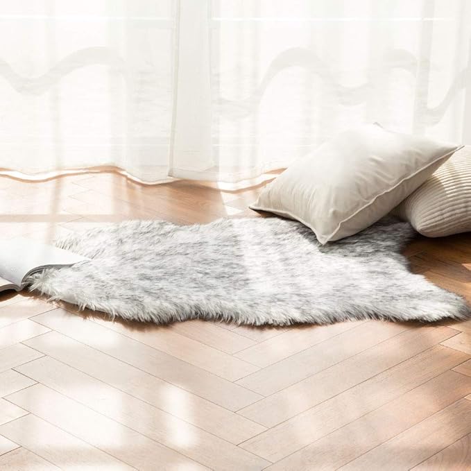 MIULEE Fluffy Rug Soft Shaggy Faux Fur Area Rug Luxury Plush Sheepskin Carpet for Bedroom Living Room Sofa Chair 2 x 3 Feet, Gradient Grey
