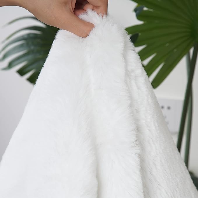 Ghouse Faux Rabbit Fur Round Rug 4ft White Round Rugs for Bedroom Decor Fluffy Area Rugs for Living Room, no-Shedding Carpet Sheepskin Washable Rug Rome Decor