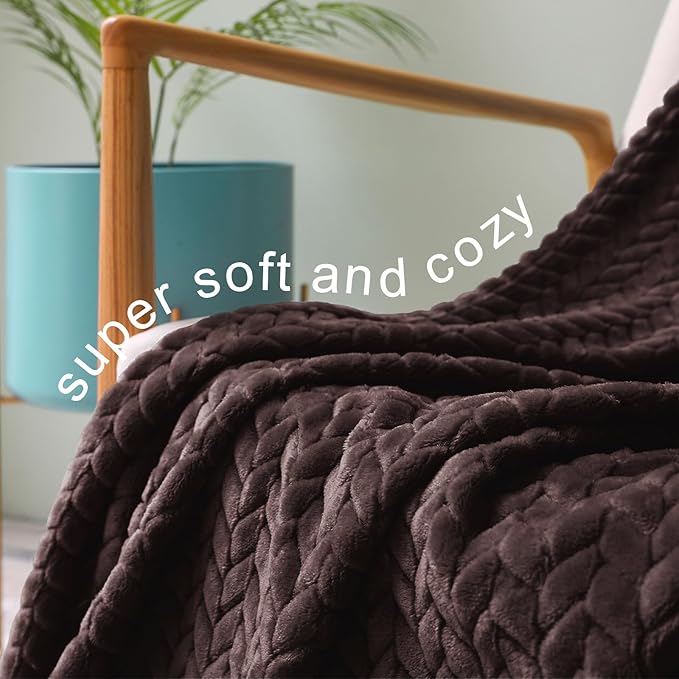 Exclusivo Mezcla Fleece King Size Blanket for Bed, 90x104 Inches Soft Cozy Jacquard Flannel Blankets, Lightweight Fuzzy Plush Warm for Women, Coffee