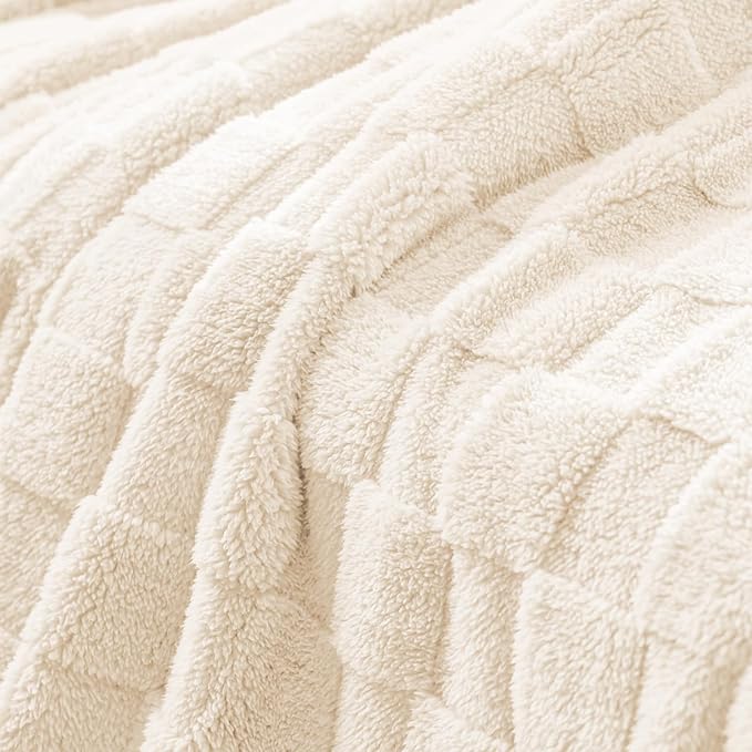 Exclusivo Mezcla Twin Size Flannel Fleece Blanket, Super Soft and Warm Lightweight Checkered Pattern Blankets for All Seasons, 60x80 Inches, Ivory