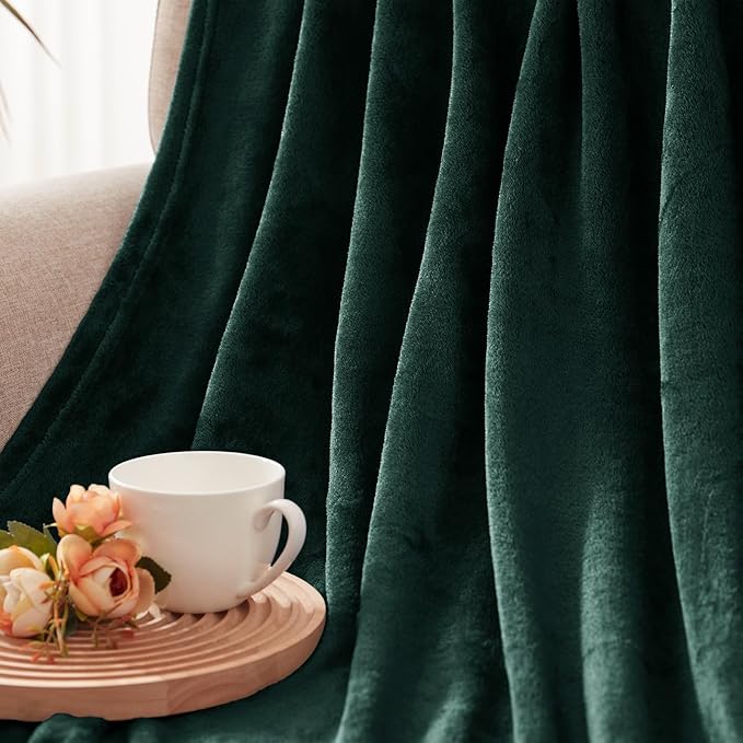 Exclusivo Mezcla Fleece Blanket Twin Size for Bed, Super Soft and Warm, All Season, Cozy, Plush, Lightweight, 60x80 Inches Forest Green