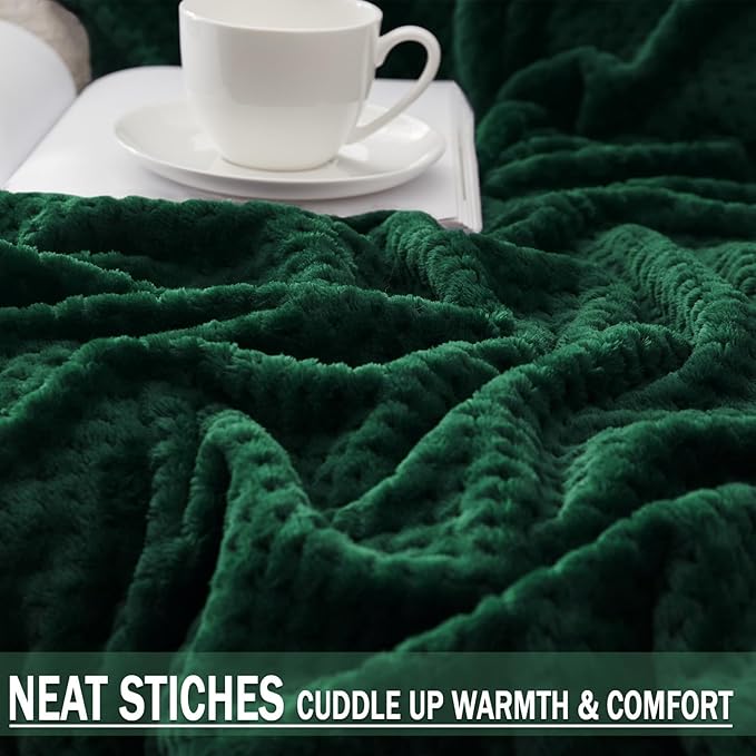 Exclusivo Mezcla Fleece Bed Blanket King Size, Super Soft and Warm Blankets for Couch, Sofa and Bed Waffle Textured, Cozy, Fuzzy and Lightweight (Forest Green, 90x104 Inches)