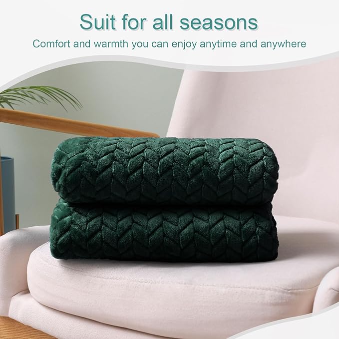 Exclusivo Mezcla Fleece Throw Blanket for Couch and Bed, 50x70 Inches Soft Cozy Jacquard Flannel Blankets, Lightweight Fuzzy Plush Warm Throws for Women, Forest Green