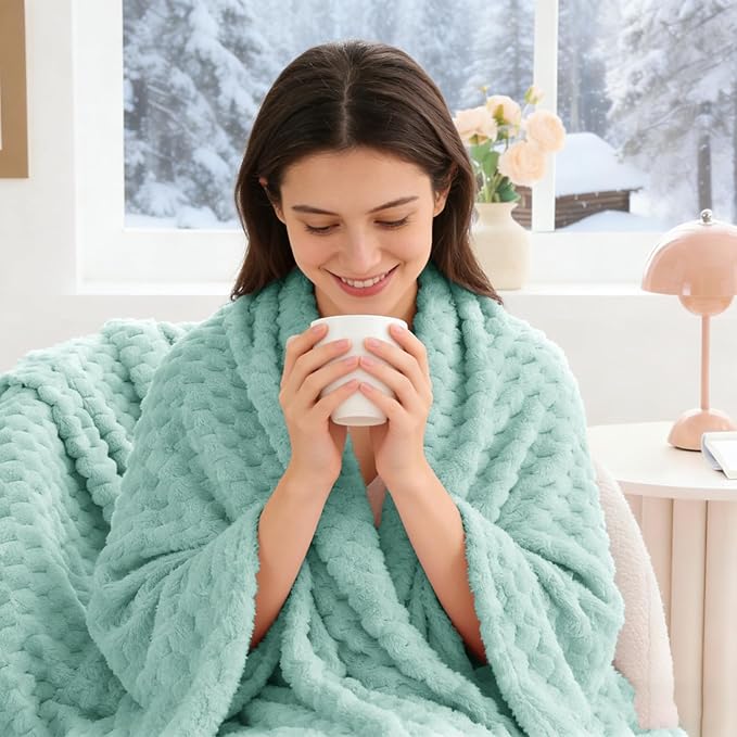BEDELITE Jacquard Blanket - 3D Fleece Decorative Haze Blue Throw Blanket, Super Soft and Cozy Warm Fuzzy Blanket All Seasons Suitable, 50x60Inches