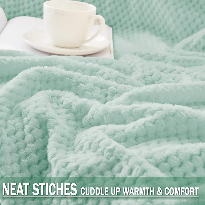 Exclusivo Mezcla Fleece Throw Blanket Extra Large, Super Soft and Warm Blankets for Couch, Sofa and Bed Waffle Textured, Cozy, Fuzzy and Lightweight (Mint Green, 50x70 Inches)