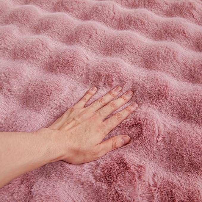 Pink Rabbit Plush Rug 2'x3', Fluffy Faux Fur Shaggy Area Rug for Nursery, Kids Room Decor, Soft Fuzzy Carpet for Living Room, Bedroom, Teen Girls Room