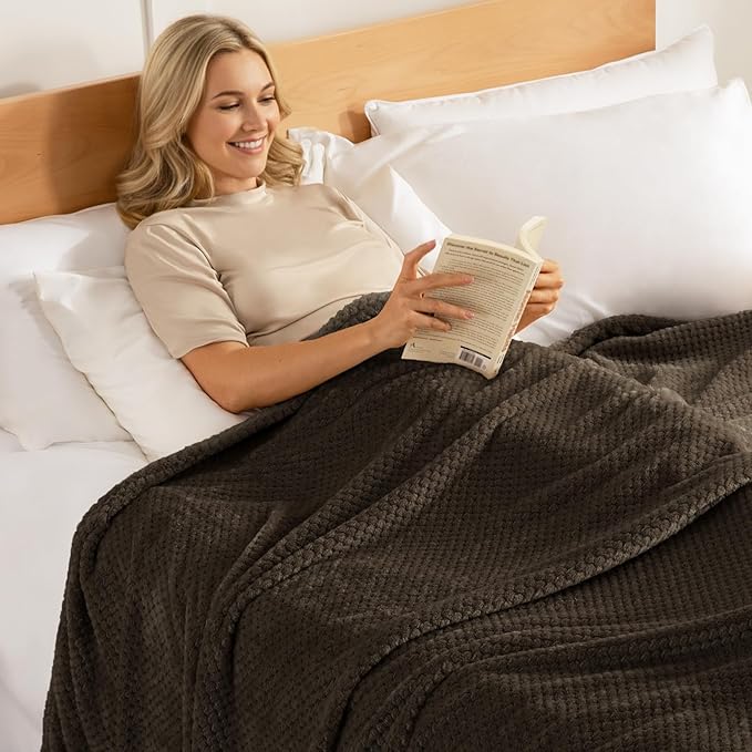 Exclusivo Mezcla Fleece Bed Blanket Queen Size, Super Soft and Warm Blankets for Couch, Sofa and Bed Waffle Textured, Cozy, Fuzzy and Lightweight (Coffee, 90x90 Inches)
