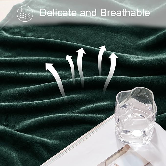 Exclusivo Mezcla Fleece Blankets Queen Size for Bed, Super Soft and Warm, All Season, Cozy, Plush, Lightweight, 90x90 Inches, Forest Green