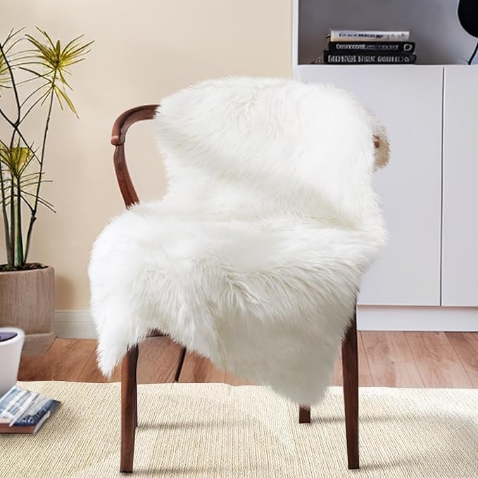 Ciicool Faux Sheepskin Rugs Soft Faux Fur Rug White Fluffy Chair Couch Cover Fuzzy Carpet for Bedroom Floor Sofa Living Room 2x3 Feet