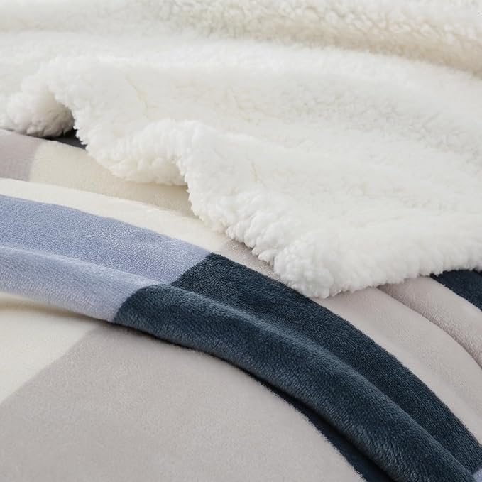 PU MEI Sherpa Throw Blanket Reversible Large Big King Size Flannel Blankets for Bed, 108"*90",Grey Blue