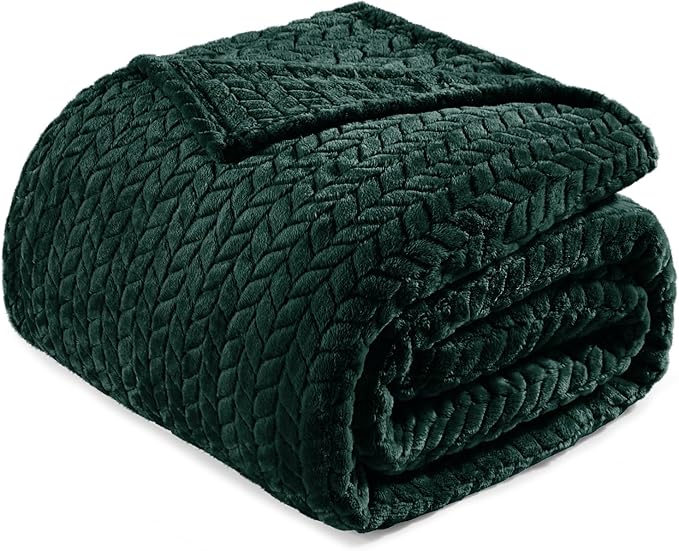 Exclusivo Mezcla Fleece King Size Blanket for Bed, 90x104 Inches Soft Cozy Jacquard Flannel Blankets, Lightweight Fuzzy Plush Warm for Women, Forest Green