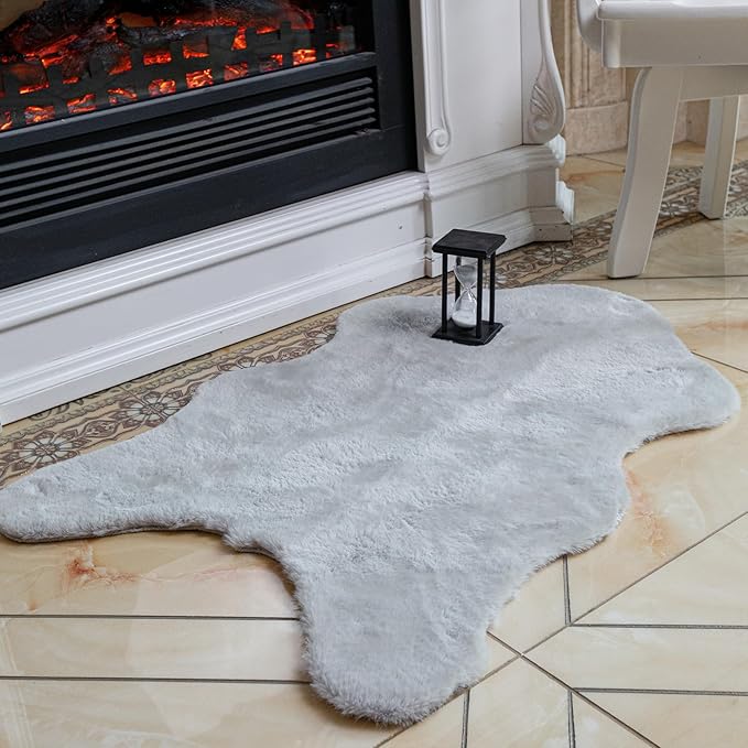 ThreadGlobe Fluffy Faux Rabbit Fur Rug 2'x3', Ultra Soft & Non-Slip Small Rugs for Bedroom, Living Room, Nursery, No Shedding Machine Washable Rug, Grey, 2x3 Ft