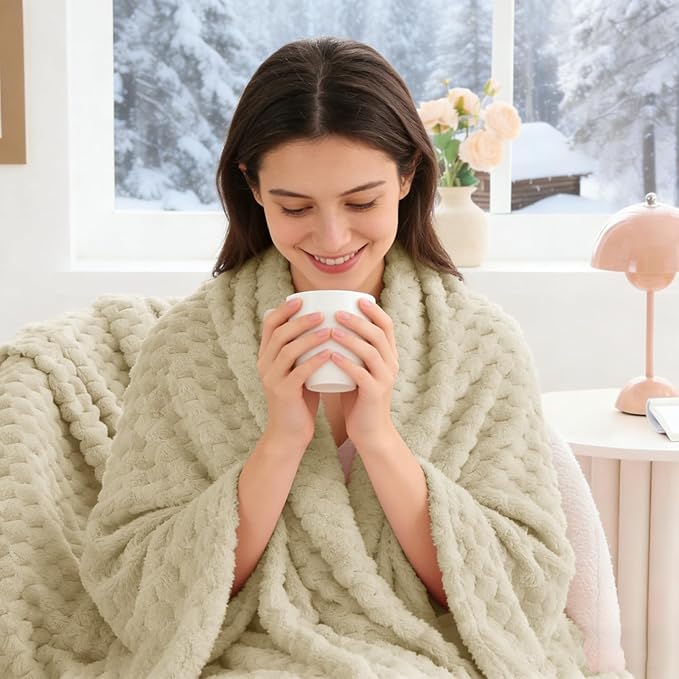 BEDELITE Fleece Throw Blanket for Couch & Bed - 3D Jacquard Decorative Almond Blanket, Super Soft and Cozy Warm Fuzzy Blanket All Seasons Suitable, 60x80Inches