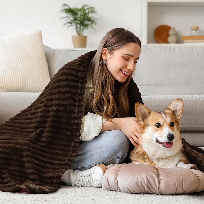 BEDELITE Fleece Throw Blanket for Couch – 3D Ribbed Jacquard Soft and Warm Decorative Fuzzy Blanket – Cozy, Fluffy, Plush Lightweight Dark Brown Throw Blankets for Bed, Sofa, 50x60 inches
