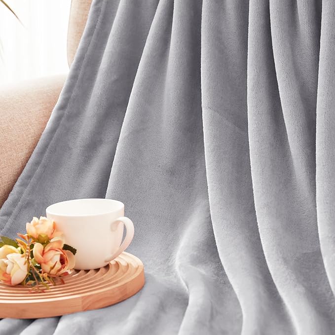 Exclusivo Mezcla Fleece Blanket Twin Size for Bed, Super Soft and Warm, All Season, Cozy, Plush, Lightweight, 60x80 Inches Light Grey