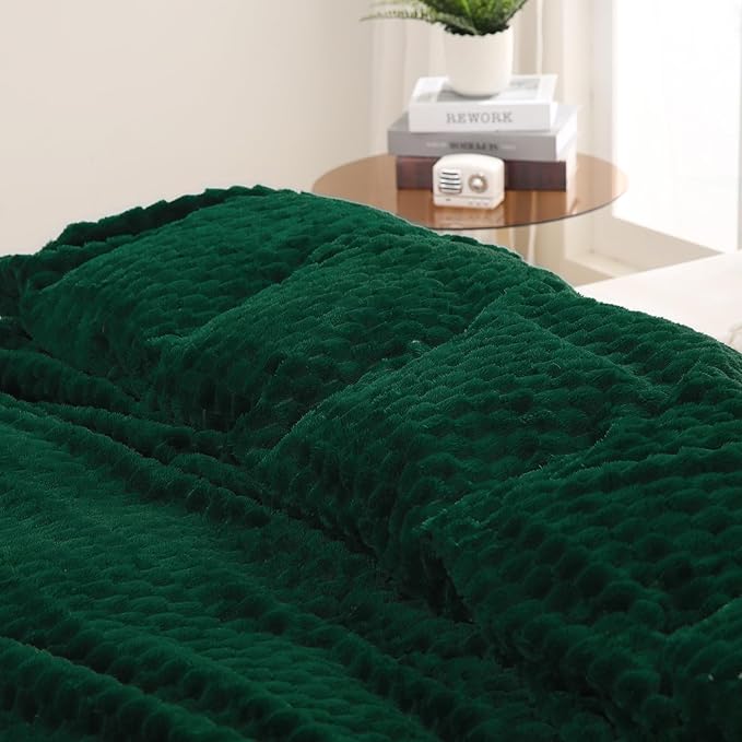 Dark Hunter Green Throw Blanket 50"×60" inches Fuzzy 3D Jacquard Decorative Flannel Fleece Super Soft Plush Cozy Blanket for Couch Sofa Chair Lightweight