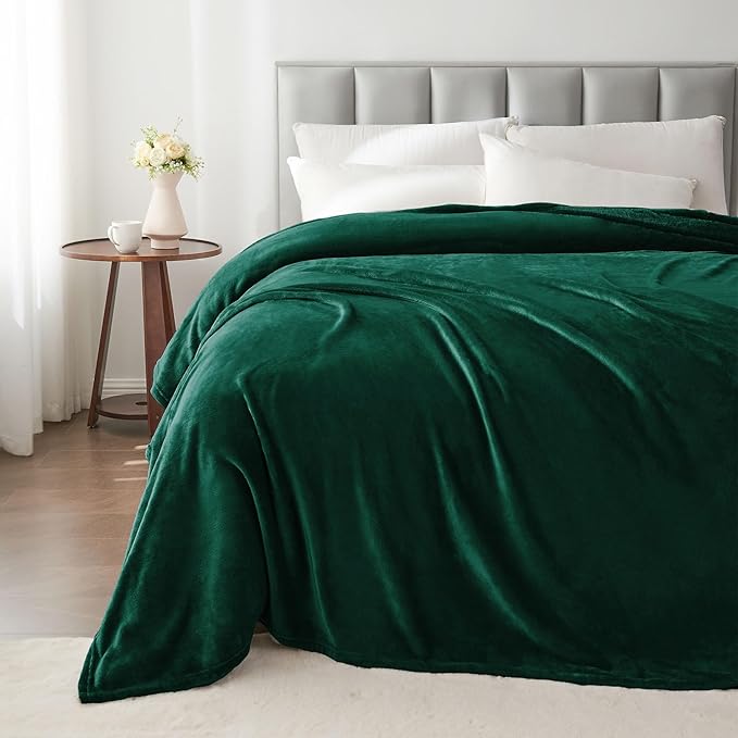 BEDELITE Fleece Blankets Queen Size Forest Green Throw Blankets for Bed, Luxury Plush Cozy Fuzzy Blanket 90x90 inches, Super Soft Warm Lightweight Throw Blanket All Seasons Suitable