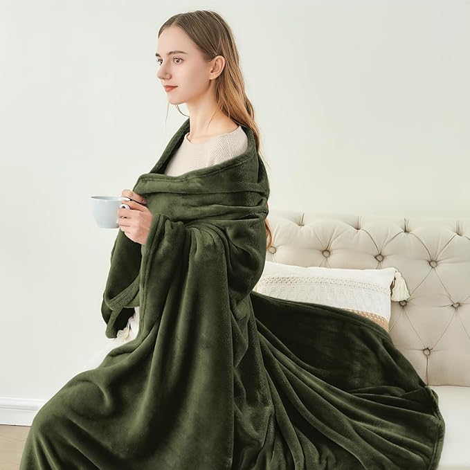 BEDELITE Fleece Blanket Twin Size Olive Green Throw Blankets for Couch & Bed, Luxury Plush Cozy Fuzzy Blanket 60x80 inches, Super Soft Warm Lightweight Throw Blanket for Travel Camping