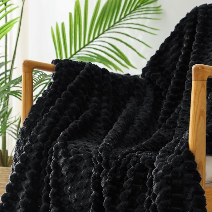 Exclusivo Mezcla Fleece King Blanket for Bed, Extra Large Fuzzy Black Bed Blankets, Soft Cozy Plush Sofa Throws for All Seasons, 90x104 Inches
