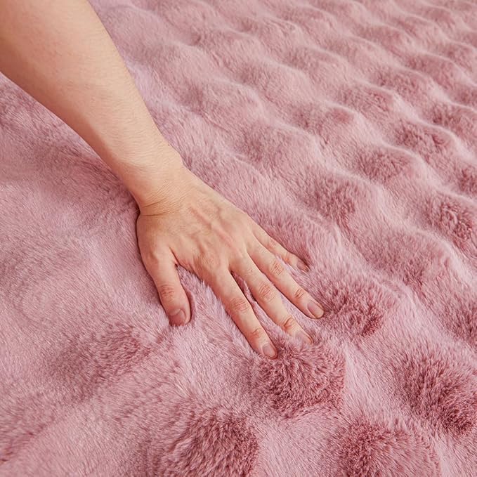 Pink Rabbit Plush Rug 2'x3', Fluffy Faux Fur Shaggy Area Rug for Nursery, Kids Room Decor, Soft Fuzzy Carpet for Living Room, Bedroom, Teen Girls Room