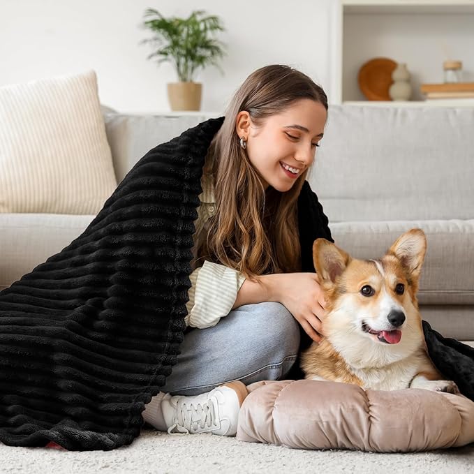 BEDELITE Fleece Blanket - 3D Ribbed Jacquard Decorative Black Throw Blankets for Men & Women, Lightweight Warm Cozy Soft Fuzzy Blankets All Seasons Suitable 50x60 inches