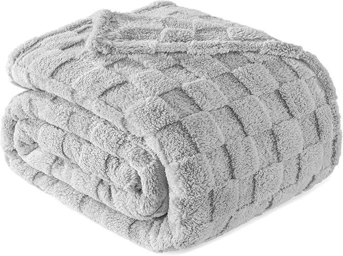 Exclusivo Mezcla Queen Size Flannel Fleece Blanket, Super Soft and Warm Lightweight Checkered Pattern Blankets for All Seasons, 90x90 Inches, Light Grey