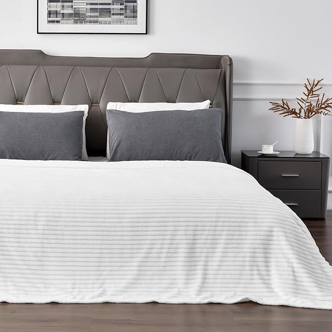 BEDELITE Fleece Blanket King Size – 3D Ribbed Jacquard Soft and Warm Decorative Fuzzy Blankets – Cozy, Fluffy, Plush Lightweight Throw Blankets for Couch, Bed, Sofa(White, 108x90 inches)