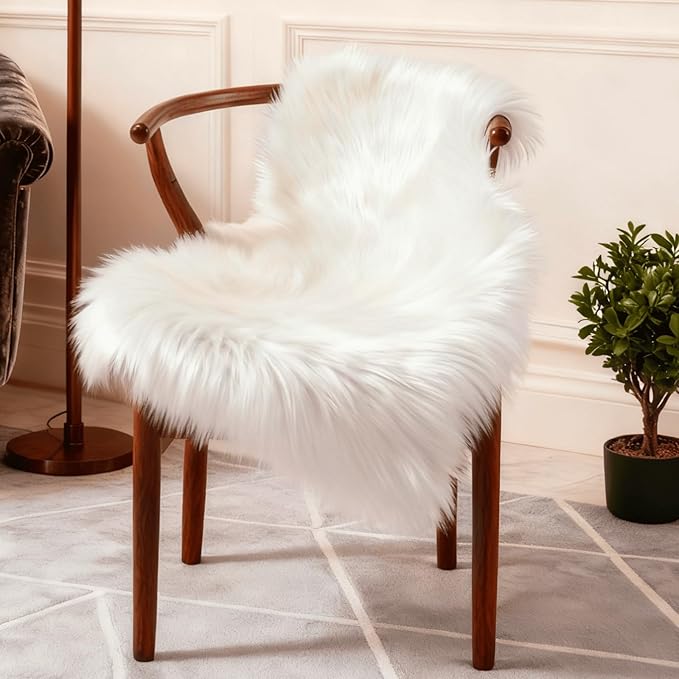 linmopm Faux Fur Rug Sheepskin Shag Fluffy Fuzzy White 2x3 ft Small Rugs for Bedroom Bedside Bed Floor Living Room Plush High-Density Cushion Carpet Super Sofa Cover