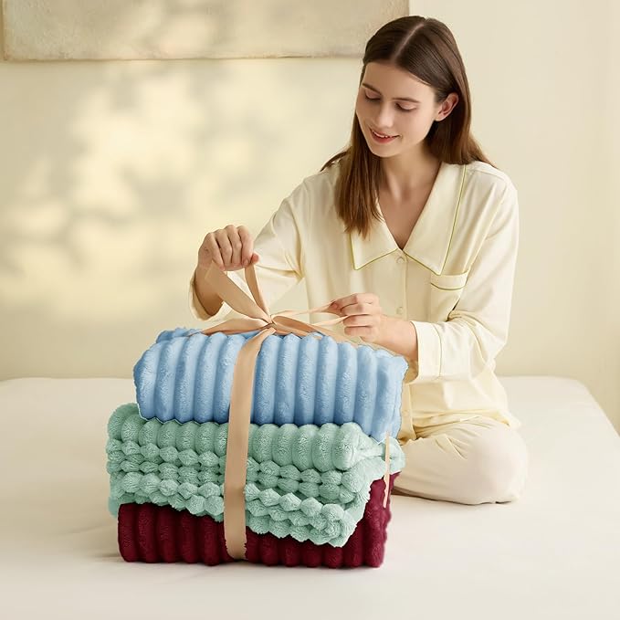 HIMEET Sage Green Ribbed Throw Blanket for Couch - 300GSM Lightweight Soft Fleece Blanket for Women, Cozy Blankets for Mothers Gifts, Striped Spring Home Room Decor, Sage Green, 50x60 Inches