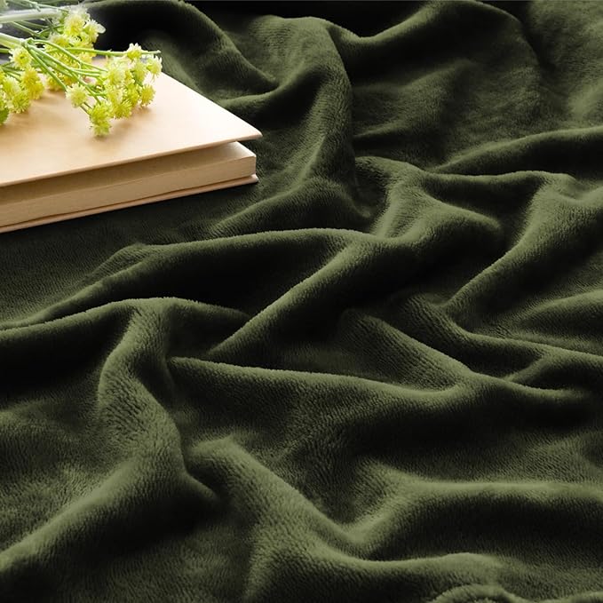 BEDELITE Fleece Blanket Twin Size Olive Green Throw Blankets for Couch & Bed, Luxury Plush Cozy Fuzzy Blanket 60x80 inches, Super Soft Warm Lightweight Throw Blanket for Travel Camping