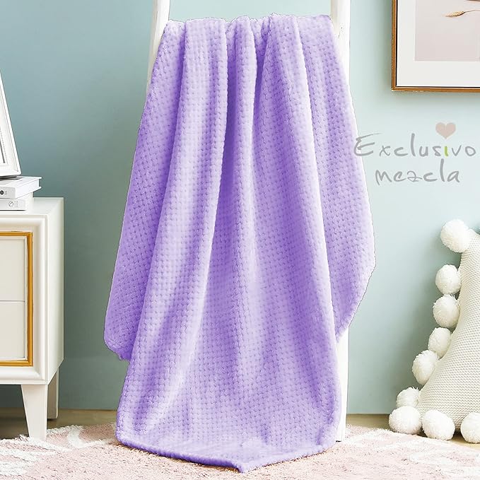 Exclusivo Mezcla Fleece Throw Blanket, Super Soft and Warm Blankets for Couch, Sofa and Bed Waffle Textured, Cozy, Fuzzy and Lightweight (Light Purple, 40x50 Inches)