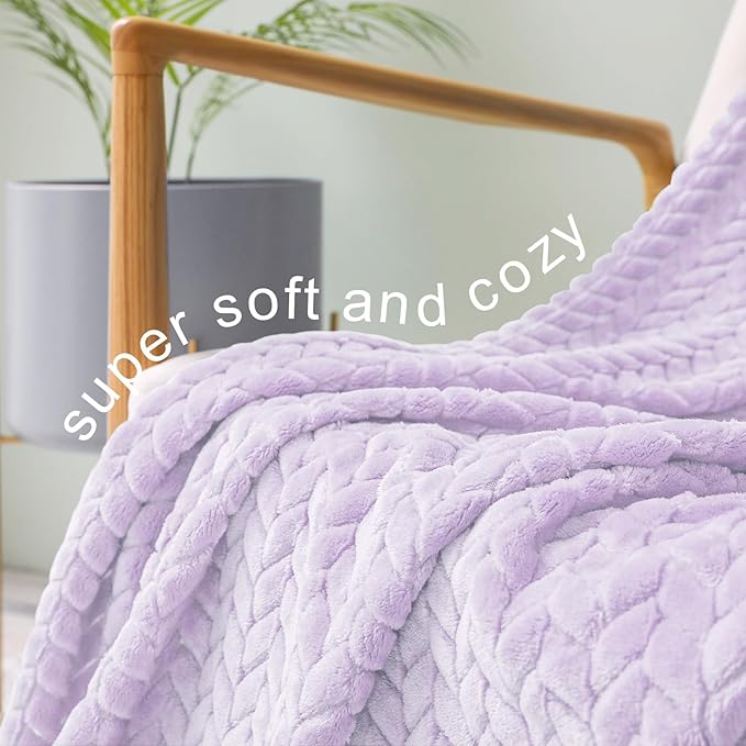 Exclusivo Mezcla Fleece Throw Blanket for Couch and Bed, 50x70 Inches Soft Cozy Jacquard Flannel Blankets, Lightweight Fuzzy Plush Warm Throws for Women, Lilac Purple