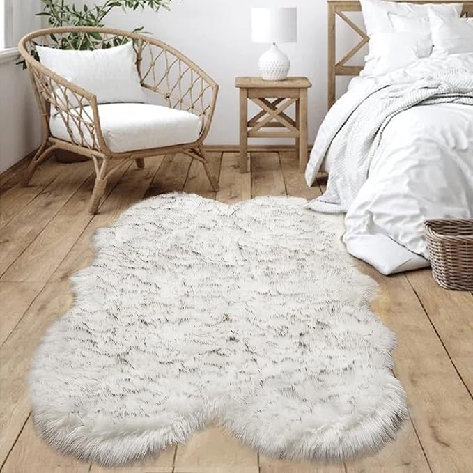 Goolela Faux Sheepskin Fur Rug 4x6 Fluffy Fuzzy Furry Carpet White with Grey Tips Shaggy Rug for Bedroom Living Room Bedside Plush Washable Sheepskin