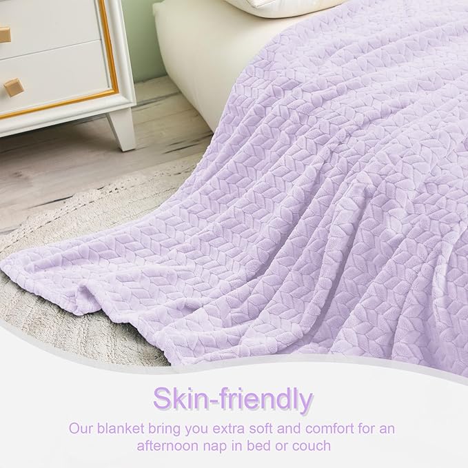 Exclusivo Mezcla Fleece Throw Blanket for Couch and Bed, 50x70 Inches Soft Cozy Jacquard Flannel Blankets, Lightweight Fuzzy Plush Warm Throws for Women, Lilac Purple