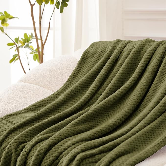 Exclusivo Mezcla Fleece Bed Blanket Queen Size, Super Soft and Warm Blankets for Couch, Sofa and Bed Waffle Textured, Cozy, Fuzzy and Lightweight (Olive Green, 90x90 Inches)