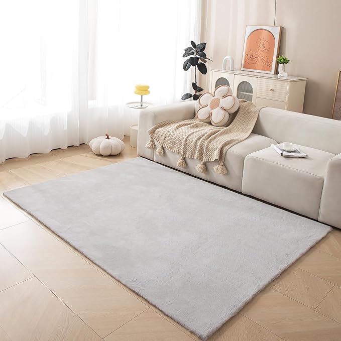 ThreadGlobe Fluffy Faux Rabbit Fur Rug 4'x6', Cloud-Soft Rugs for Living Room, Bedroom & Nursery, Non-Slip No-Shed Area Rug, Machine Washable Rug, Grey, 4x6 Ft