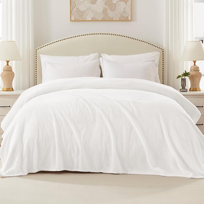 Exclusivo Mezcla Fleece Bed Blanket Twin Size, Super Soft and Warm Blankets for Couch, Sofa and Bed Waffle Textured, Cozy, Fuzzy and Lightweight (Pure White, 90x66 Inches)