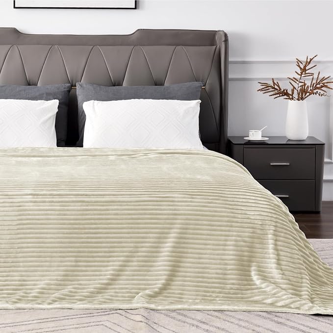 BEDELITE Fleece Blanket King Size – 3D Ribbed Jacquard Soft and Warm Decorative Fuzzy Blankets – Cozy, Fluffy, Plush Lightweight Throw Blankets for Couch, Bed, Sofa(Beige, 108x90 inches)