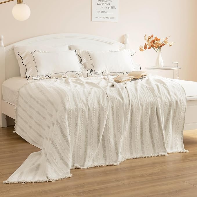 Couch Cover for Dogs, Boho Sofa Covers for 3 Cushion Couch, Chenille Sofa Slipcover for Pets Washable, L-Shape Sectional Loveseat Cover Soft Throw Blankets with Tassels(71x118,Striped Beige)