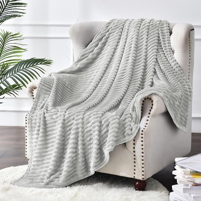 BEDELITE Fleece Blanket Twin Size – 3D Ribbed Jacquard Soft and Warm Decorative Fuzzy Blankets – Cozy, Fluffy, Plush Lightweight Throw Blankets for Couch, Bed, Sofa(Light Grey, 60x80 inches)