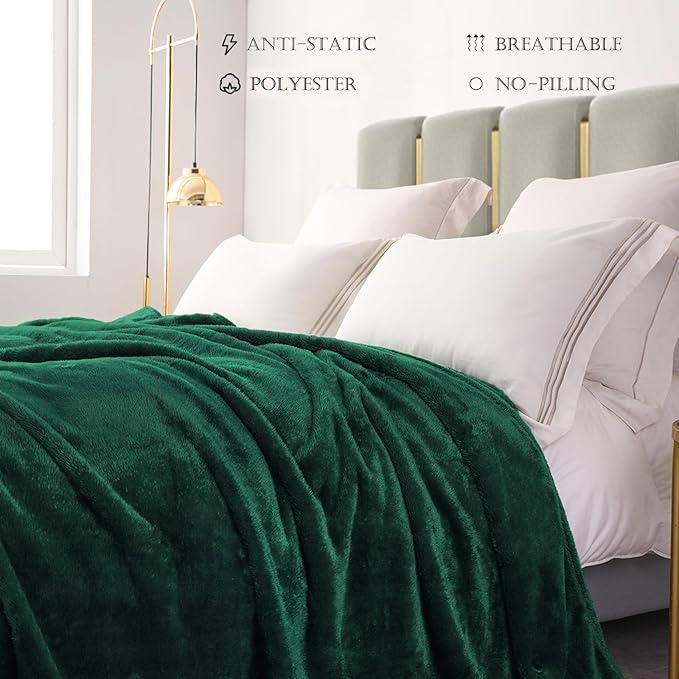 Exclusivo Mezcla Plush Fuzzy Fleece Bed Blanket King Size, Super Soft, Fluffy and Warm Blankets for Couch, Bed, All Season (Forest Green, 90x104 inches)