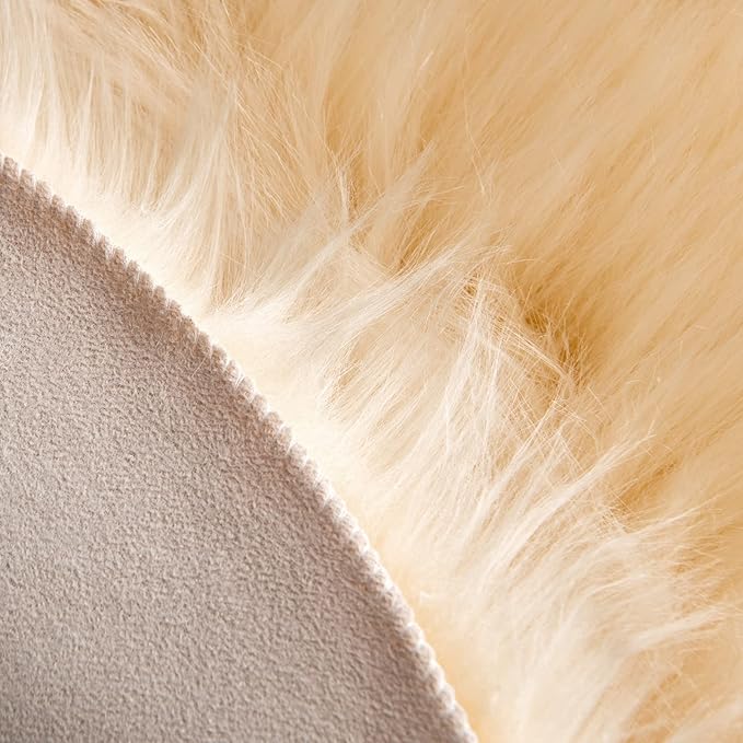 MIULEE Luxury Super Soft Fluffy Area Rug Faux Fur Cloud Shape Rug Decorative Plush Shaggy Carpet for Bedside Sofa Floor Nursery 2 x 3 Feet, Light Yellow