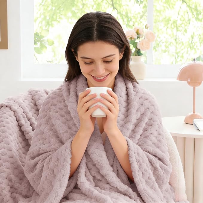 BEDELITE Fleece Throw Blanket for Couch & Bed - 3D Jacquard Decorative Lotus Pink Blanket, Super Soft and Cozy Warm Fuzzy Blanket All Seasons Suitable, 50x60Inches