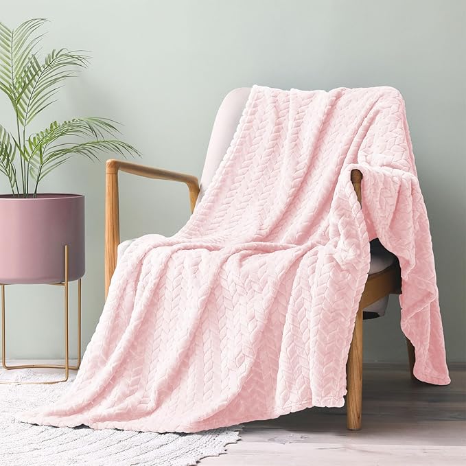 Exclusivo Mezcla Fleece Throw Blanket for Couch and Bed, 50x70 Inches Soft Cozy Jacquard Flannel Blankets, Lightweight Fuzzy Plush Warm Throws for Women, Light Pink